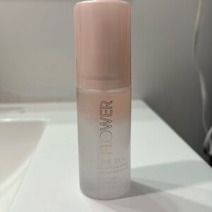 Flower Seal the Deal Luminizing Setting Spray